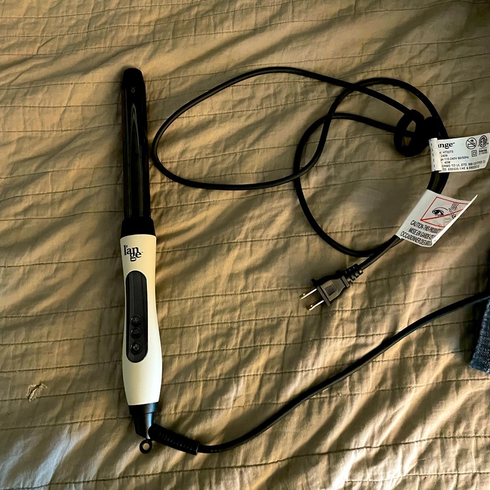 L’ange brand Le Spirale 1” Curling Wand.